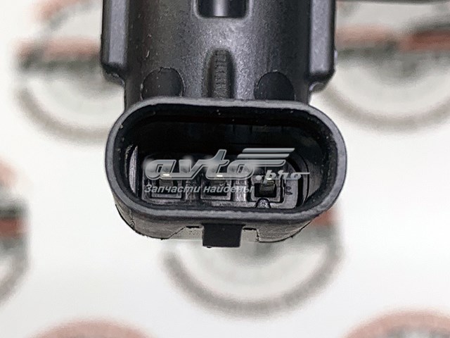 Купить LR038756 Land Rover Датчик оборотов коленвала