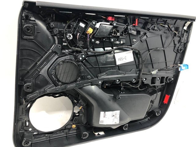 8W0867103ADWFA VAG Дверная карта передняя левая