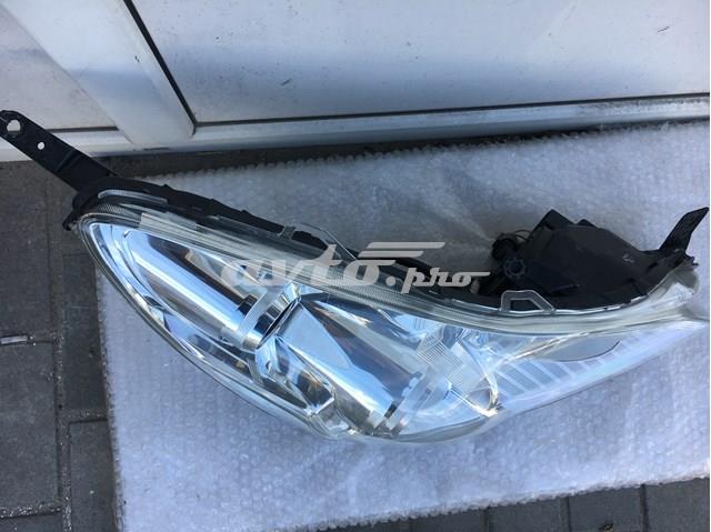 Фара правая Subaru 84001AJ100