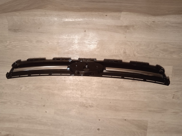 Облицовка радиатора Polcar 32X105 цена, от 42.71 USD