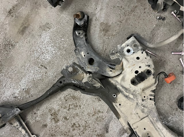 Передняя балка Mazda BDTS3480XG цена, от 509.34 USD