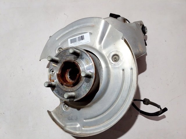 LR114285 Land Rover Цапфа левая