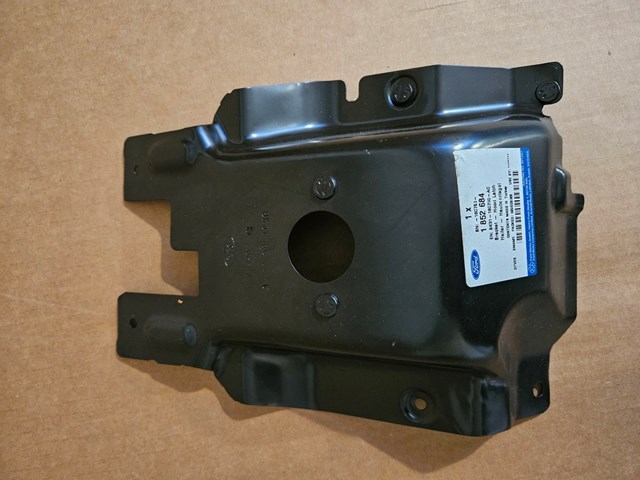 BK3116C750AC Ford Кронштейн замка капота