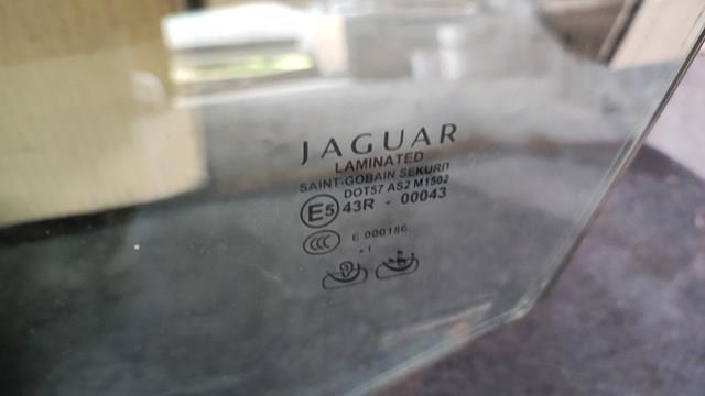 Стекло водительской двери Jaguar C2D27676