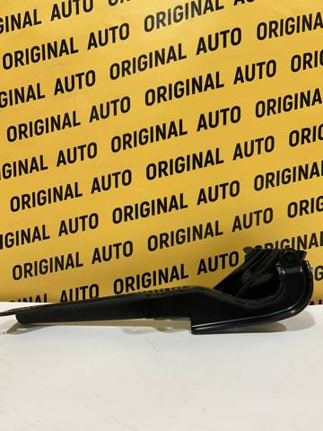 Правая петля капота  Mazda GBFN52410