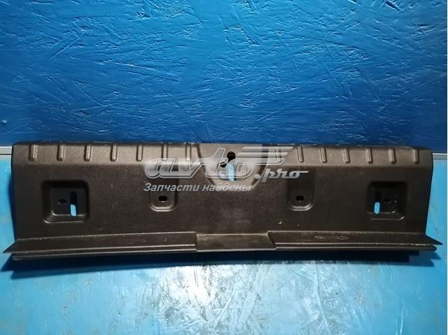Накладка задней панели багажника BMW 7221868