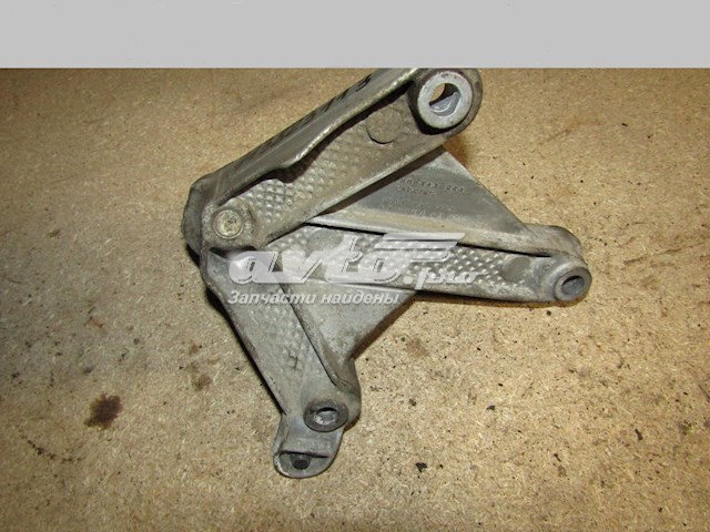 8200043084 Nissan/Infiniti Кронштейн подушки КПП