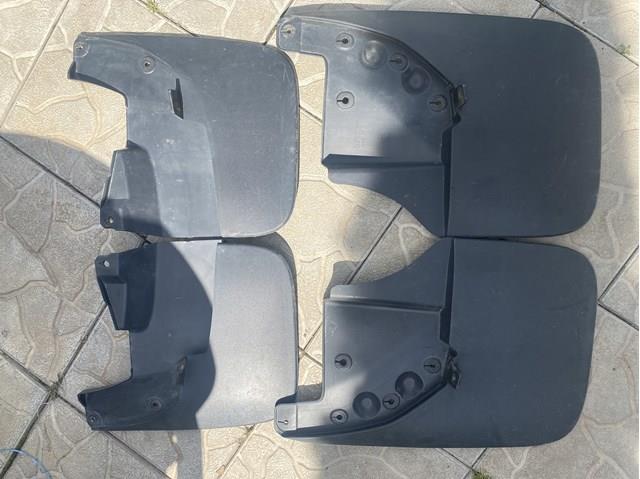 Faldilla guardabarro trasera derecha 766250C060 TOYOTA