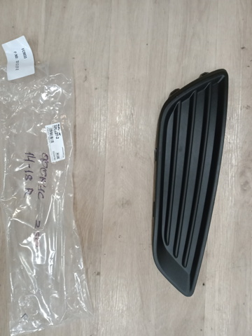 Решетка переднего бампера, правая Signeda PFD99397CAR цена, от 5.91 USD