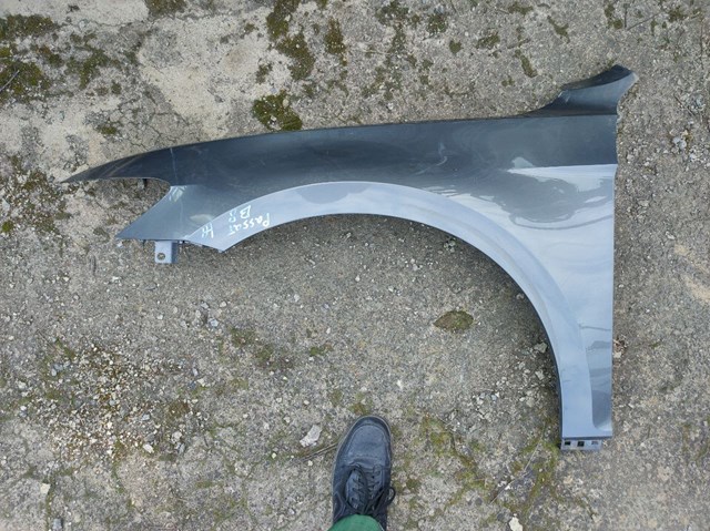 Pára-lama dianteiro esquerdo 3G0821021B VAG