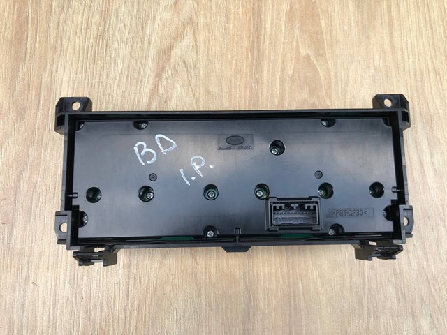  Land Rover LR067189