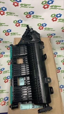 HX7Z9424B Ford Коллектор впускной