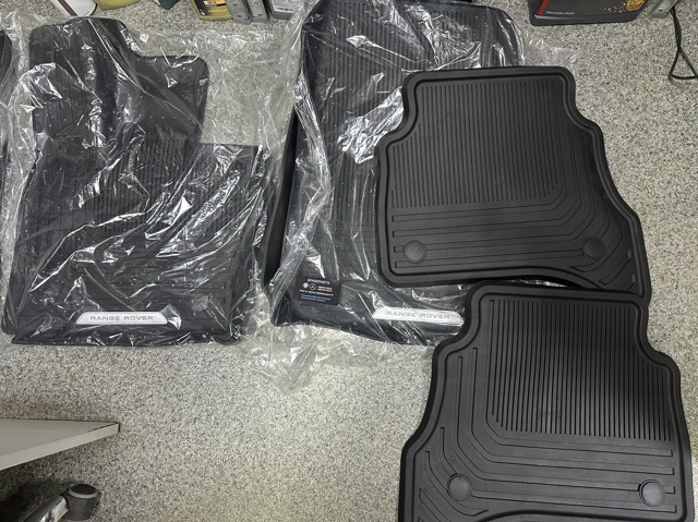 Комплект ковриков Land Rover VPLKS0627 цена, от 353.71 USD