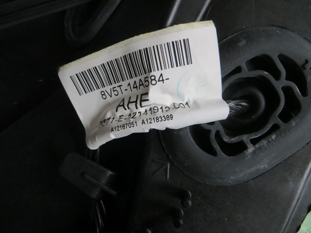 8V5T14A584 Ford 