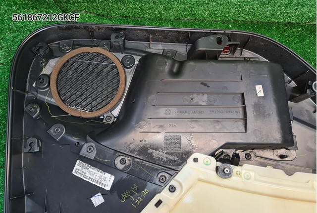 Купить 561867212GKCF VAG Облицовка задней правой двери