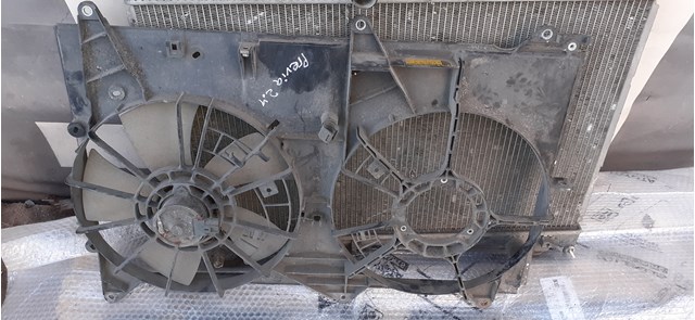 Мотор вентилятора системы охлаждения левый на Toyota RAV4 III 