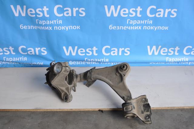 Купить LR109398 Land Rover Цапфа поворотная левая