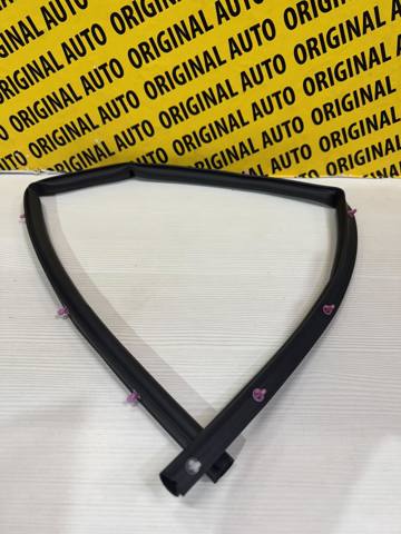 Купить KB7W56750B Mazda Уплотнитель капота