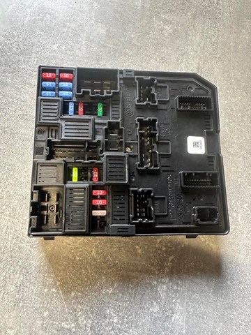 Купить 284B75NA0C Nissan/Infiniti Монжатный блок реле