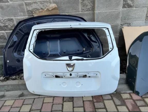 Пятая дверь Renault (RVI) 901002179R цена, от 515.56 USD