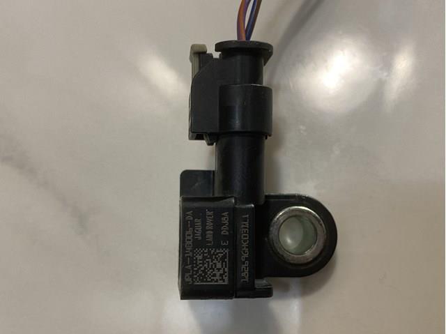 Датчик удара LR138561 Land Rover