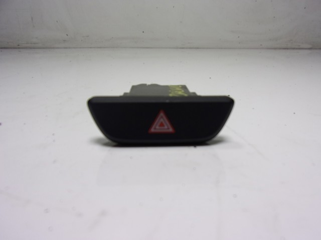  Замок капота Toyota Yaris 