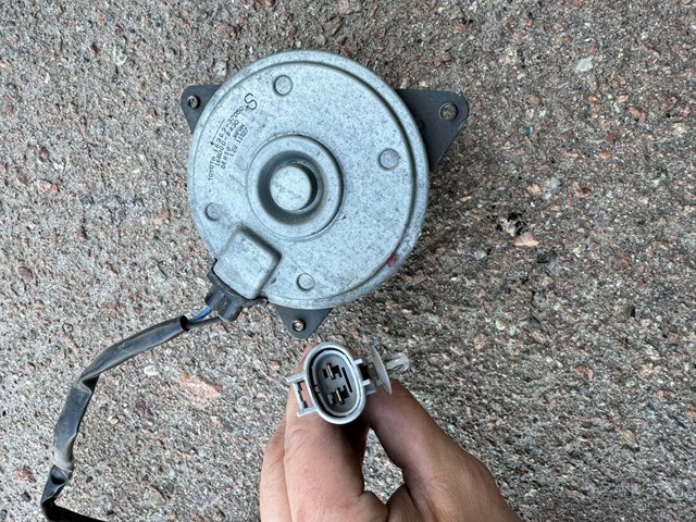Motor de ventilador, Refrigeración, derecho 1636337050 TOYOTA
