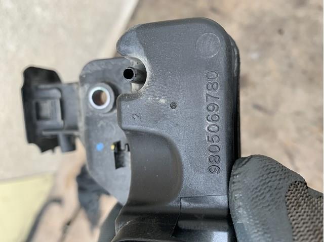 9805069780 Peugeot/Citroen Бачок вакуумной системы двигателя (демпфер)