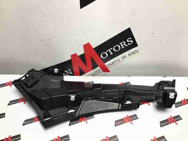 Кронштейн бампера переднего левый LR098694 Land Rover