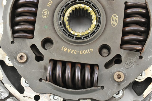 4110032AB1 Hyundai/Kia Сцепление в сборе
