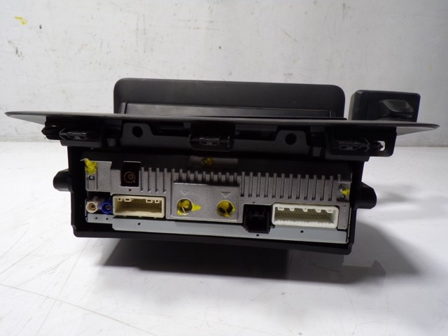 Магнитола (радио AM/FM) Renault (RVI) 281152190R цена, от 489.37 USD