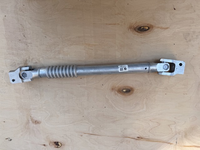 6862087 BMW Вал рулевой колонки, нижний
