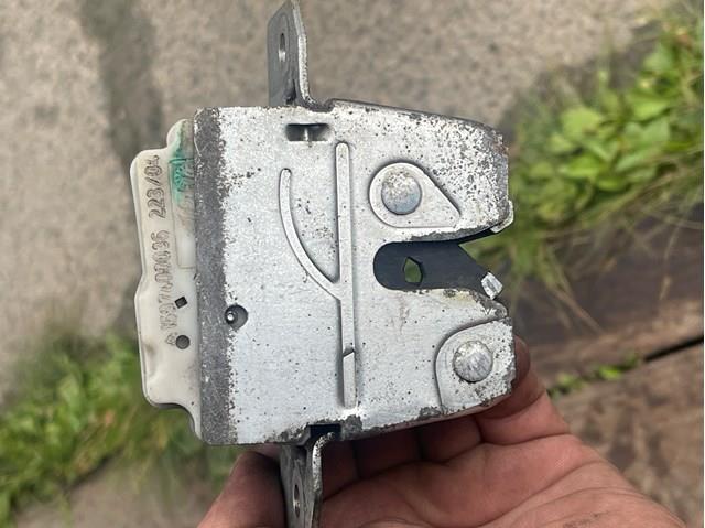 Fecho de tampa de porta-malas (de 3ª/5ª porta traseira) Mercedes A  W169