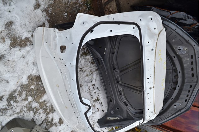 Задняя ляда Mazda KBY56202XC