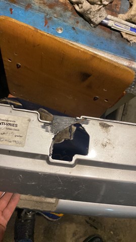 Решетка радиатора на Citroen Jumpy BU (Ситроен Джампи)