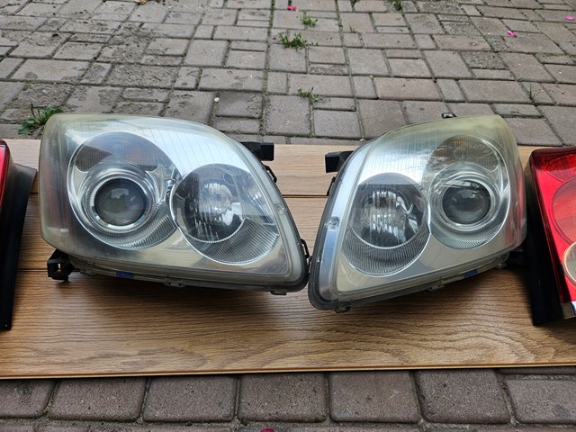 8113005210 TOYOTA Faro derecho original y equivalente