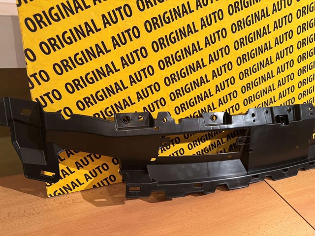 Купить KBB350718A Mazda Кронштейн решетки радиатора