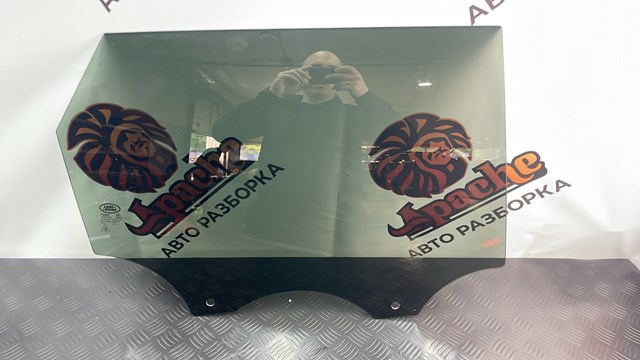 Купить LR093211 Land Rover Стекло задней двери, правой