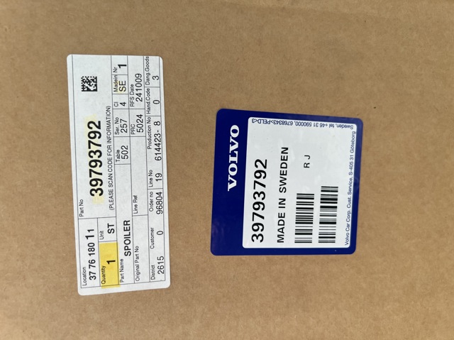 Спойлер переднего бампера 39793792 Volvo