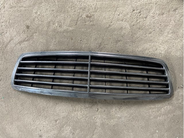 Решетка Mercedes A2038800223