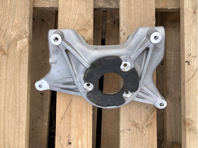 Опорный стакан пружины передней 104403200C Tesla