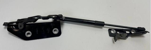 Купить LR075406 Land Rover Завеса капота левая