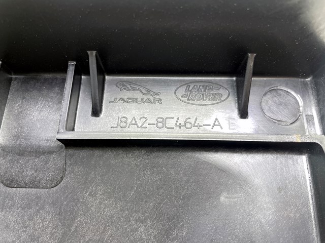 LR137976 Land Rover Воздуховод (дефлектор) радиатора правый