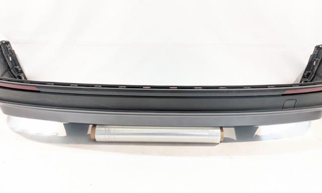 5NN807568BYE4 VAG Proteção do pára-choque traseiro