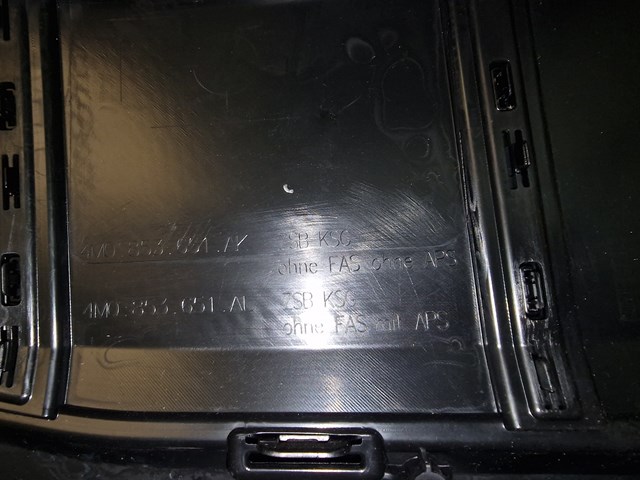 4M0853651AK VAG Решетка радиатора