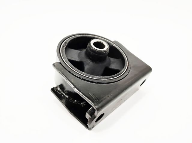 Передняя опора двигателя 1064000003 Geely