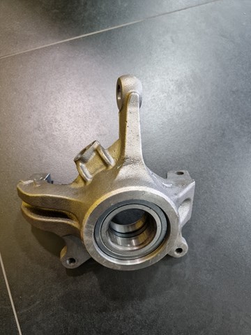 Цапфа передняя левая 5020602 Autotechteile