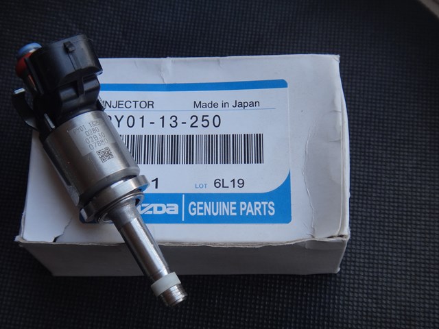 Купить PY0113250 Mazda Клапанная форсунка