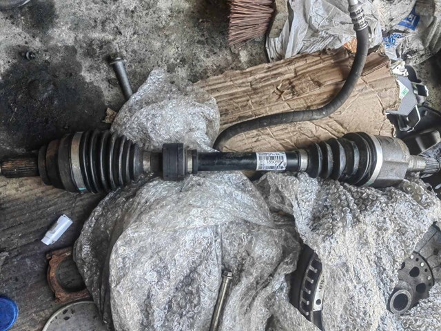 Левая полуось 391018508R Renault (RVI)