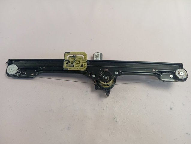 Стеклоподъемник передней левой двери 5802578842 Iveco